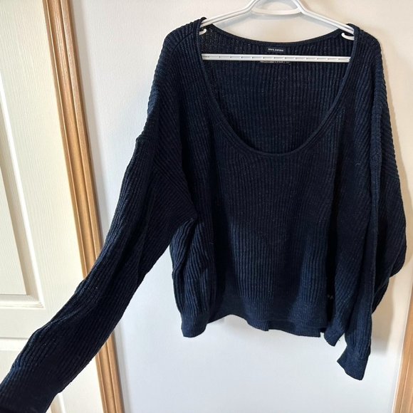 Oversized low scoop neck sweater - Picture 2 of 2